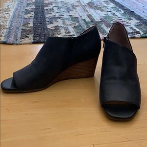 Lucky brand wedge NWOT